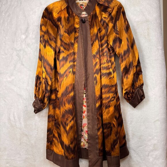 A0001 Diane Von Furstenberg Hadini Reversible Floral & Animal Print Coat Size 8 - Picture 12 of 16